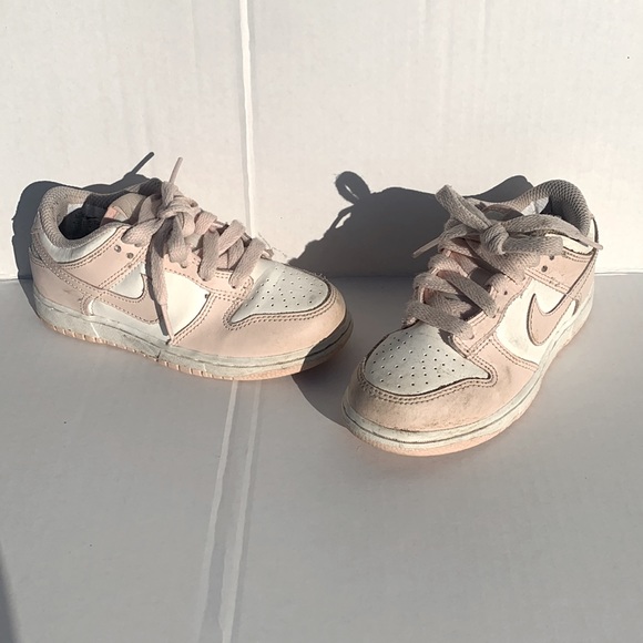 Nike Low Cut Air Forces - Picture 4 of 4
